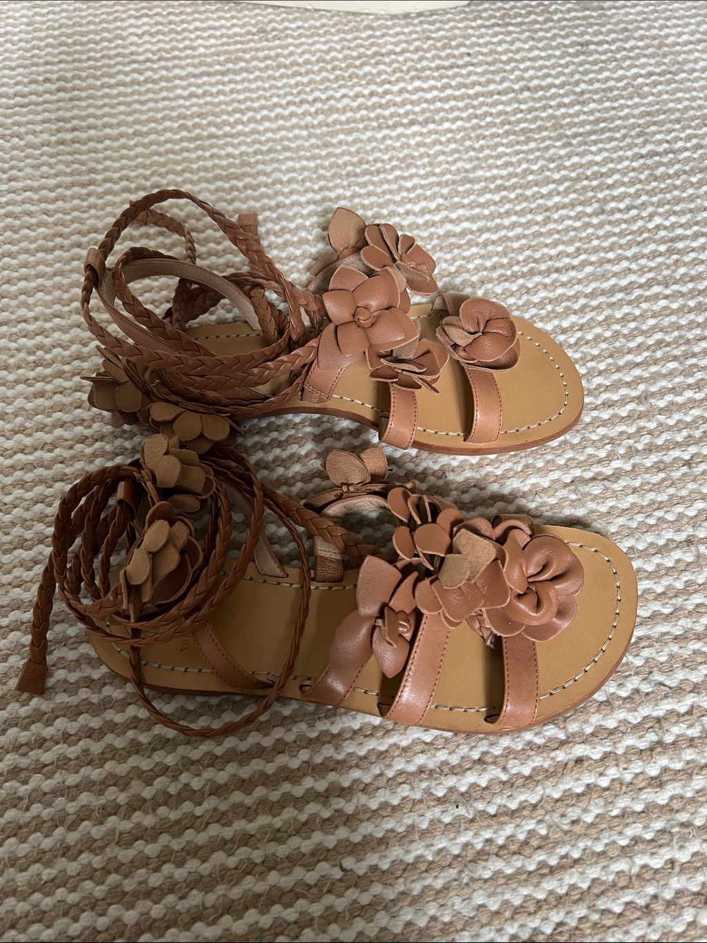 Tory Burch Tan Leather Gladiator Floral Sandals Size 6.5